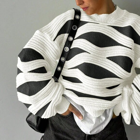 Black & White Casual Women's Round Neck Wave Stripe Long-Sleeved Knit Sweater - Picture 1 of 4